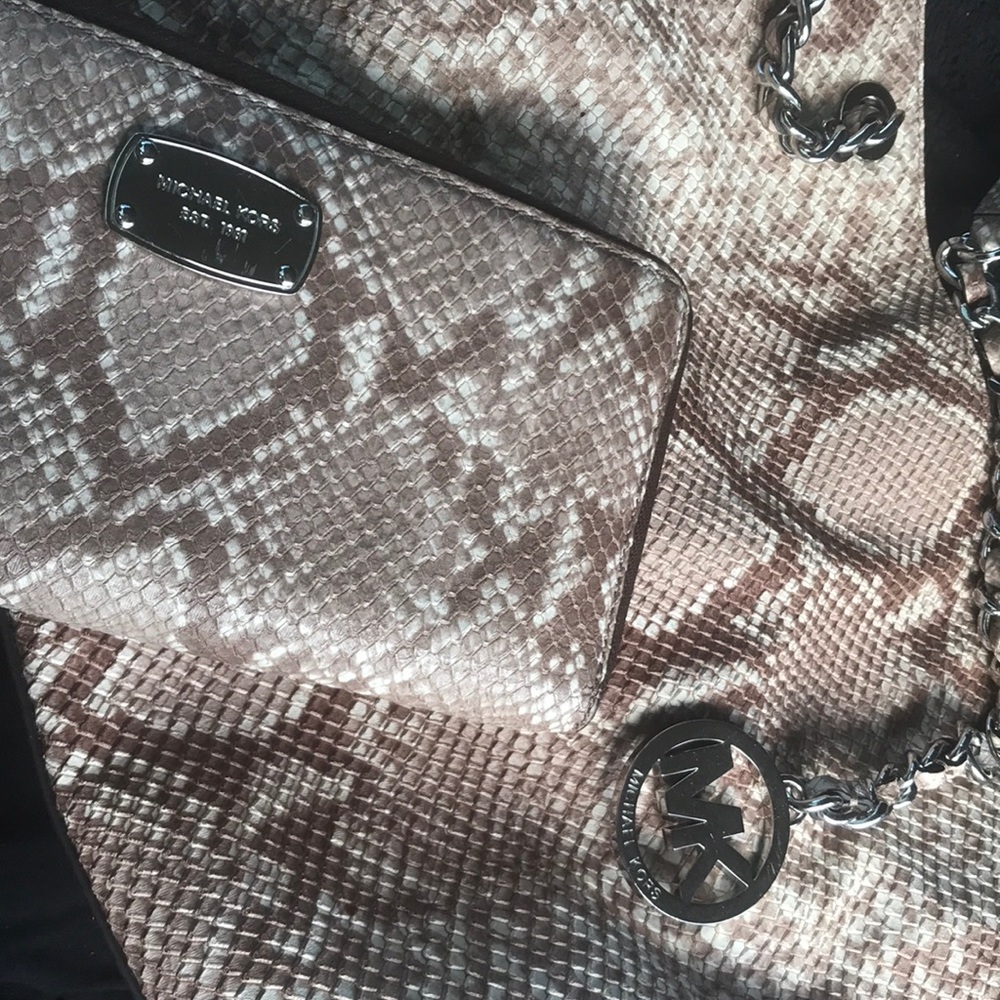 Mk purse